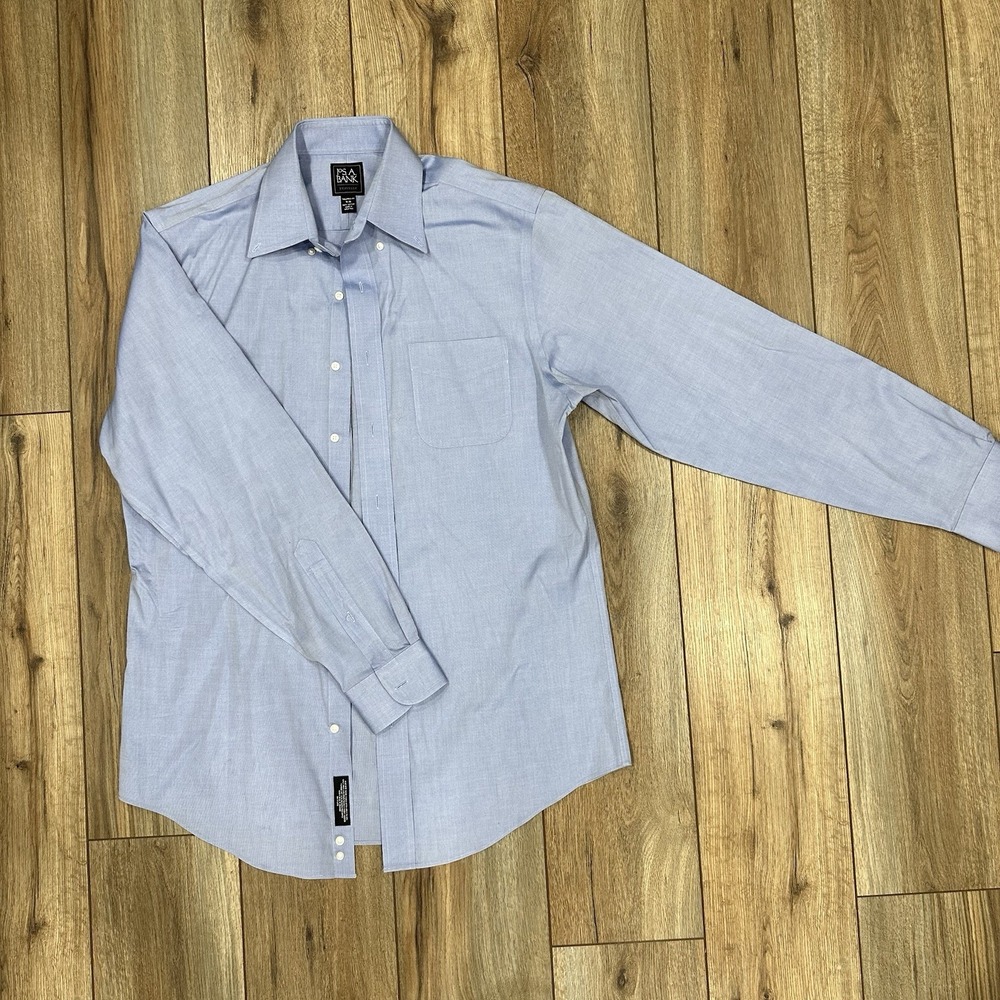 Jos. A. Bank Traveler's Men's 15-35 Light Blue Button Up Collared Shirt